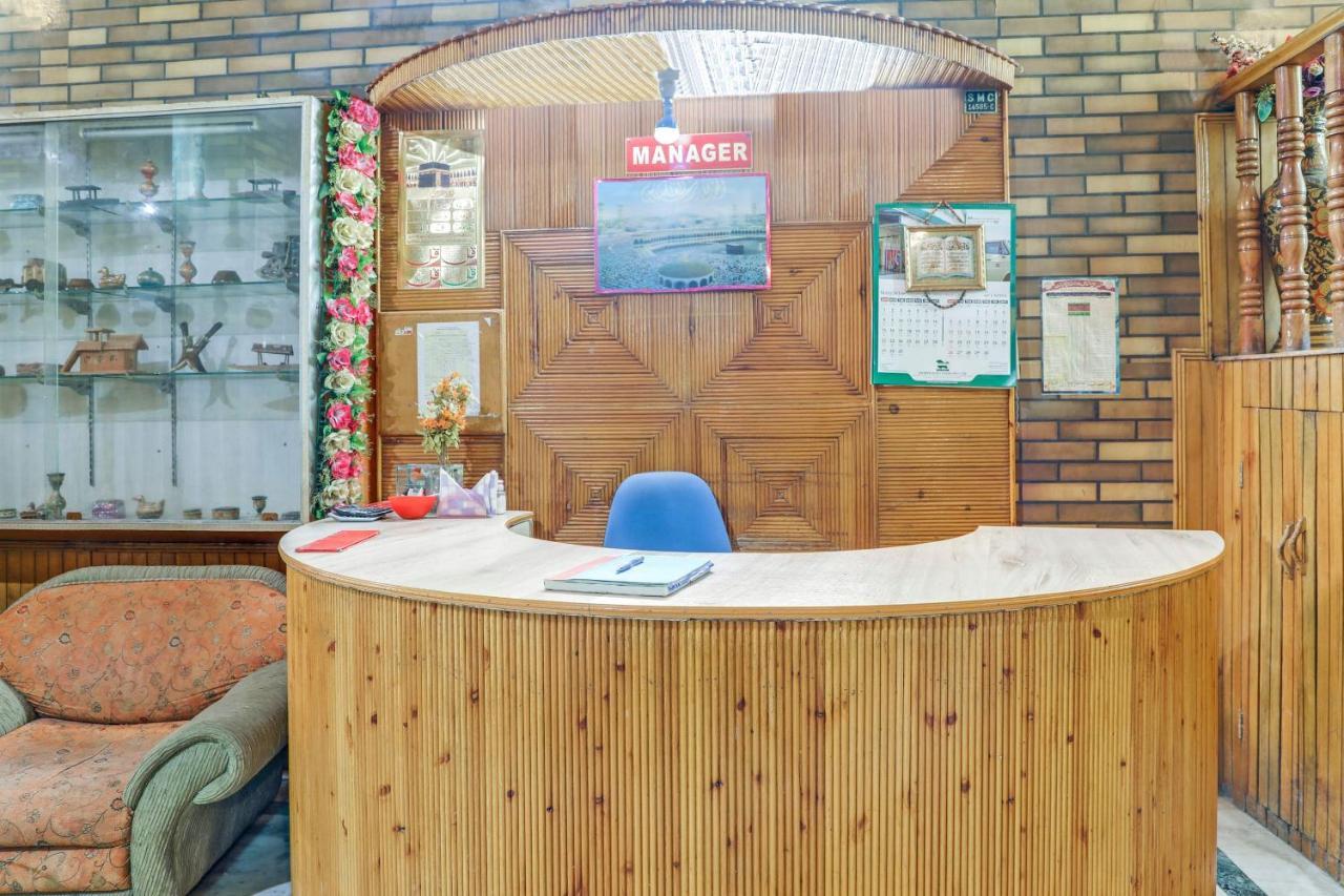 Oyo 72225 Hotel Dilshan Srīnagar Buitenkant foto