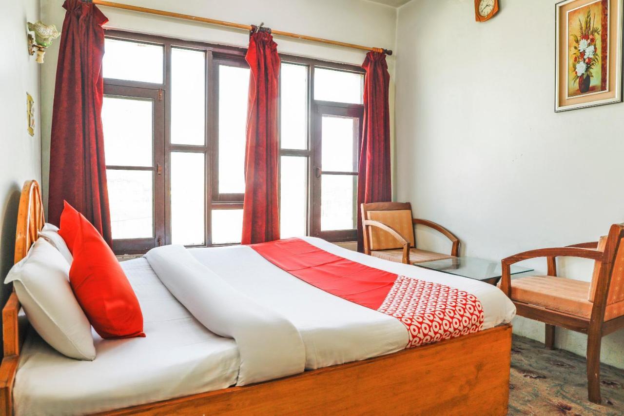 Oyo 72225 Hotel Dilshan Srīnagar Buitenkant foto