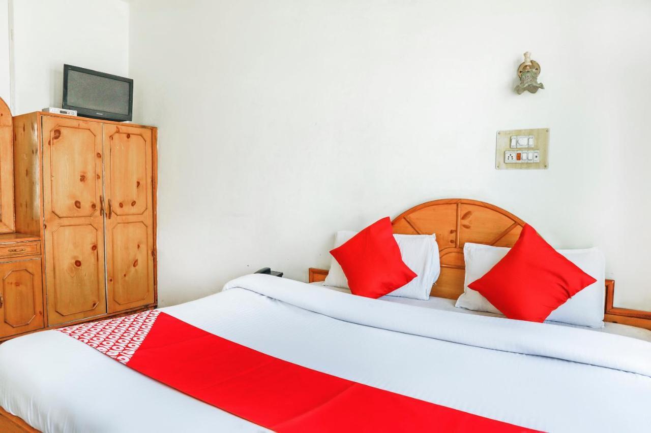Oyo 72225 Hotel Dilshan Srīnagar Buitenkant foto