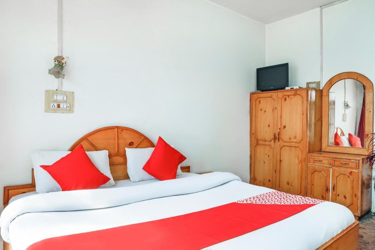 Oyo 72225 Hotel Dilshan Srīnagar Buitenkant foto